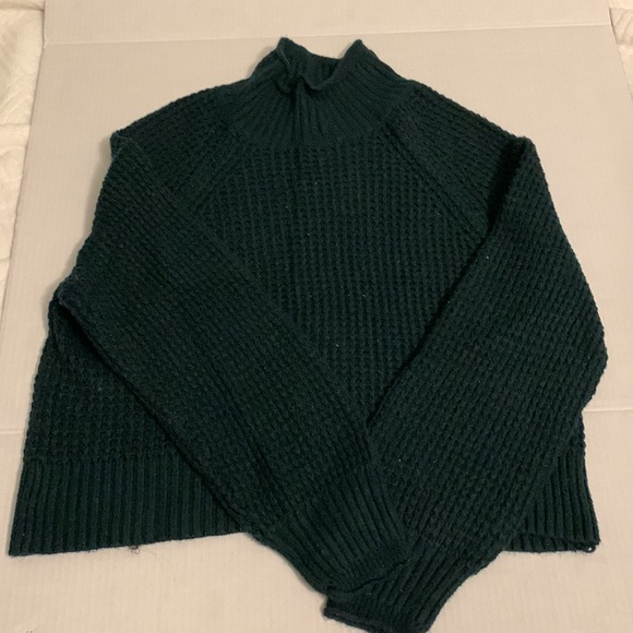 American Eagle Turtleneck Sweater - Picture 2 of 3